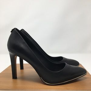 USED | Elliott Lucca Black Leather Pumps | Sz: 7.5